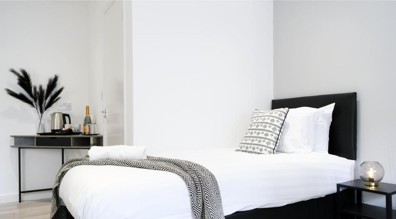 The Kop End Hotel By Serviced Living 리버풀 외부 사진